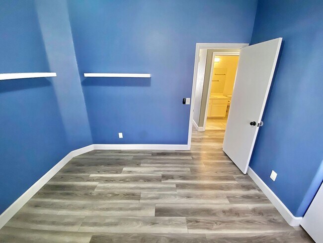 Building Photo - BEAUTIFUL 3 BEDROOM 2 FULL BATHS SINGLE ST...