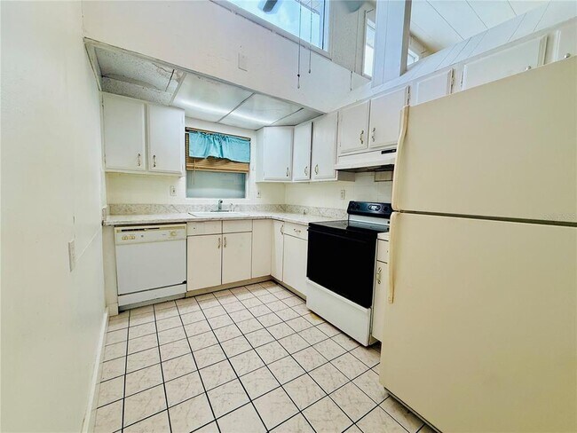 Building Photo - 164 Tradewinds Dr NW