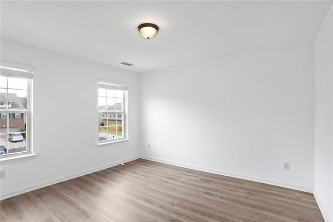Building Photo - 2528 Morgan Chase Dr