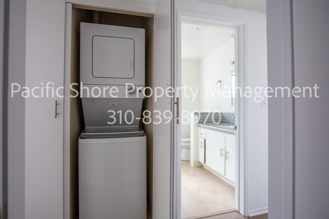 Building Photo - 24 27th Pl