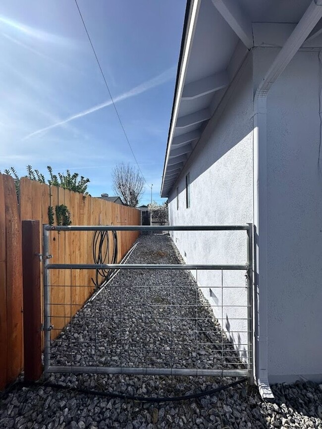 Building Photo - New exterior paint!  LVP flooring! Large y...