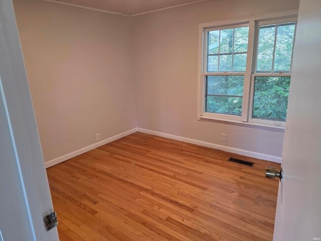 Building Photo - 921 W Gourley Pike