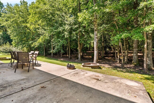 Building Photo - 4264 Live Oak Dr