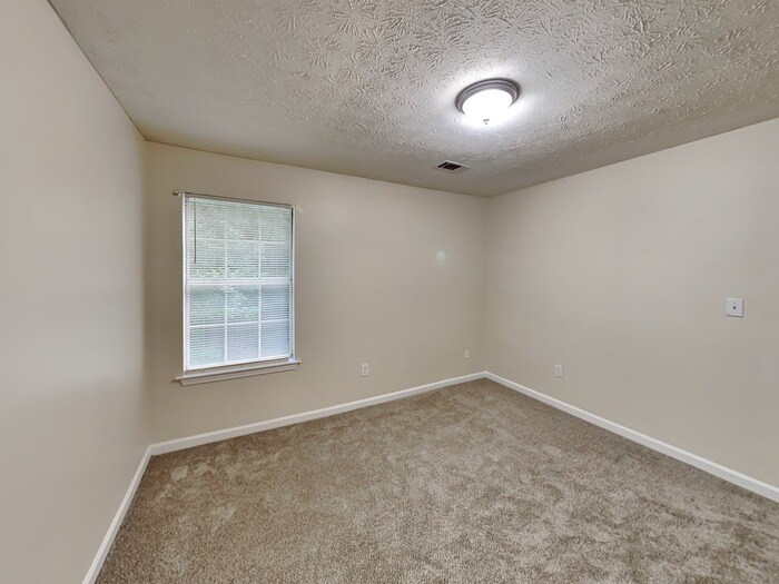 Building Photo - 6468 Drake Manor