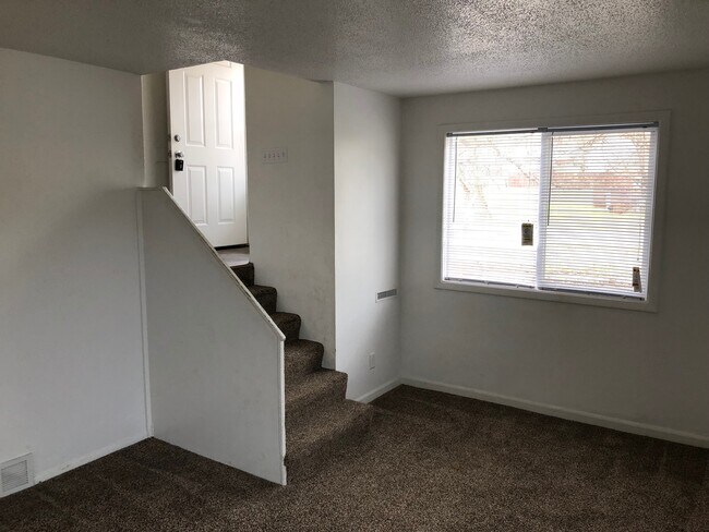 Building Photo - 4401 S Union St