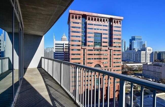 Building Photo - 950 W Peachtree St NW
