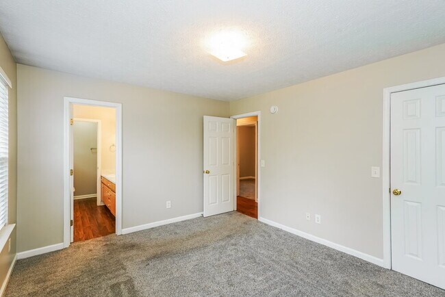 Building Photo - 202 Zenith Ct