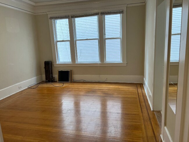 Building Photo - 1345 Sacramento St