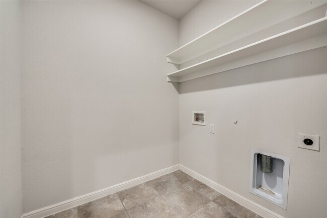 Building Photo - 9112 Stormcrow Dr