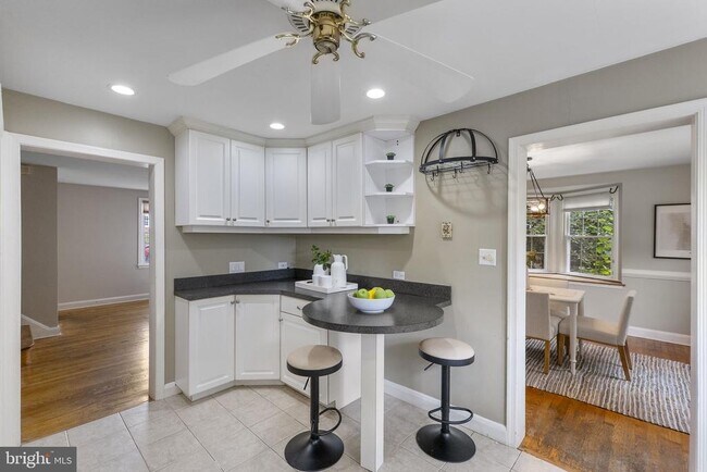 Building Photo - 1541 Doxbury Rd