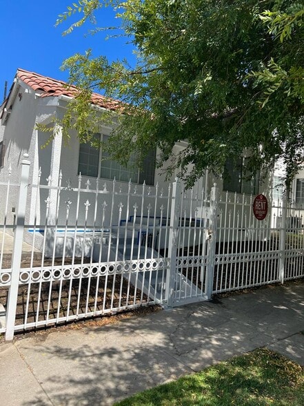 Building Photo - 1607 N Wilton Plz