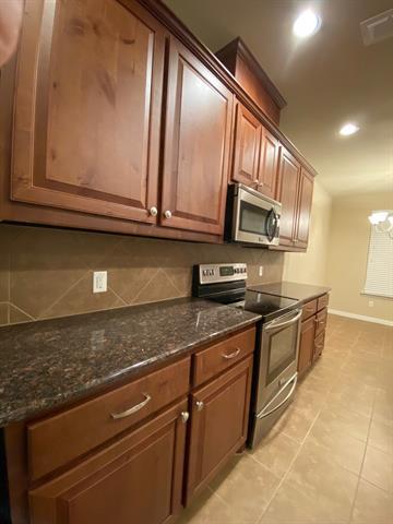 Building Photo - 255 Sherburne St