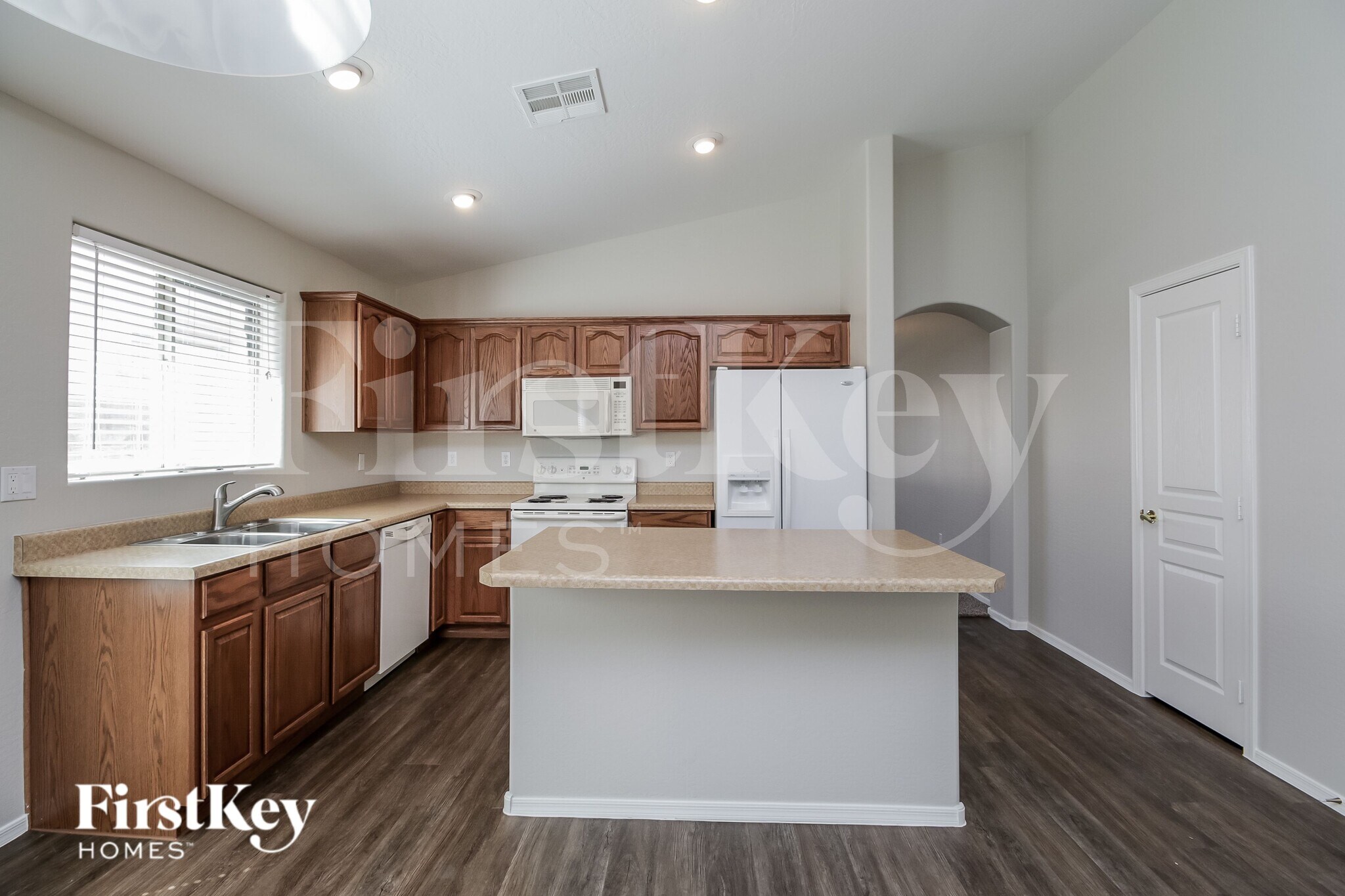 Building Photo - 3849 W South Butte Rd