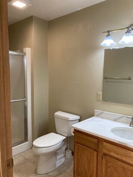 Master bath - 1232 Schneiders Crossing Rd NW