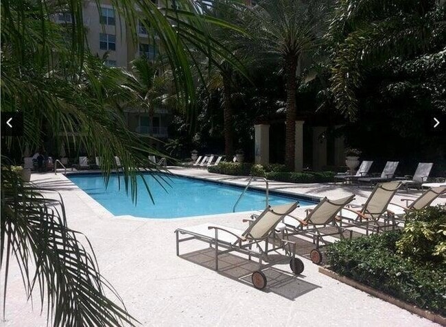 Building Photo - 804 E Windward Way