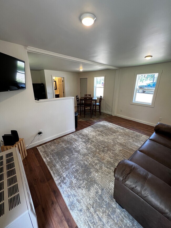 Building Photo - 9197 Cty J-Unit A