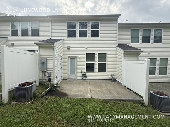 Building Photo - 2104 Junewood Ln