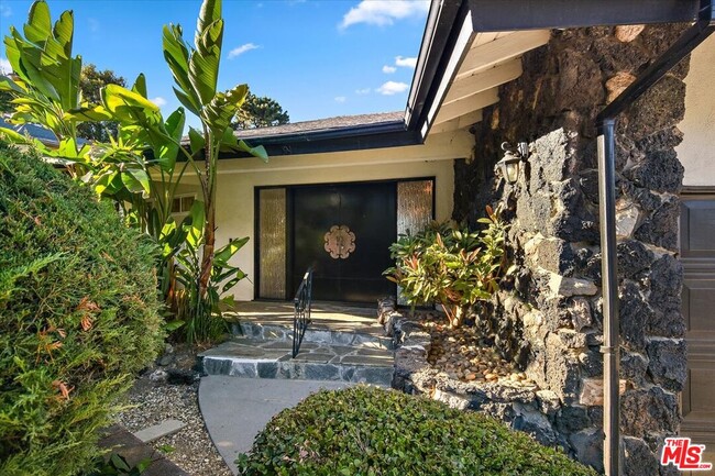 Building Photo - 15451 Longbow Dr
