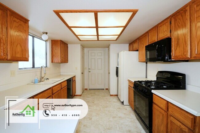 Building Photo - 1844 Breckenwood Dr