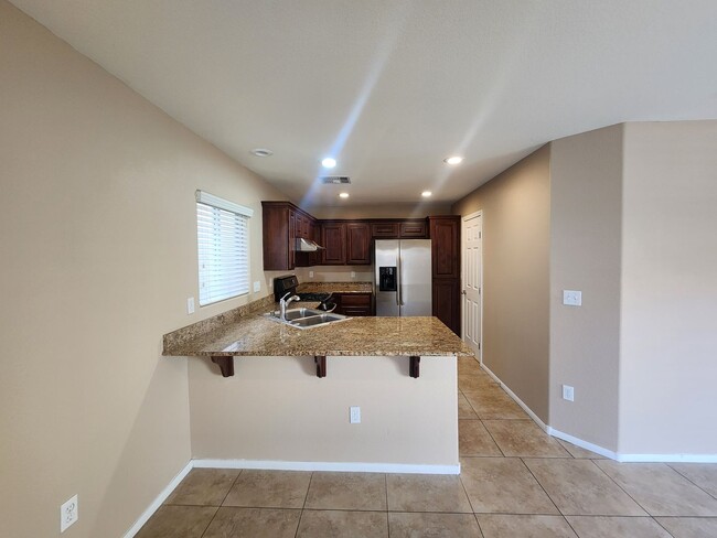 Building Photo - Charming 4-Bedroom Home in Las Vegas – Fre...