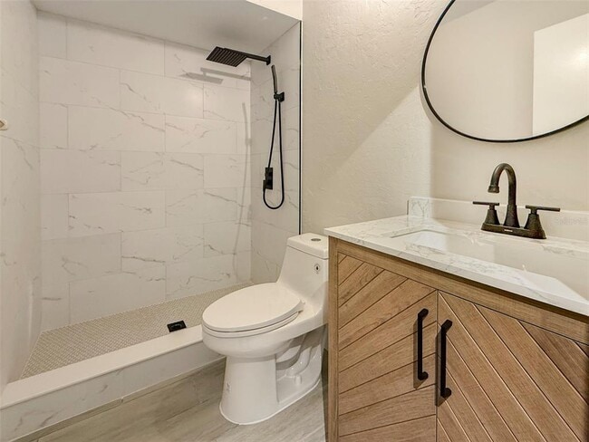 Building Photo - 4958 Village Garden Dr