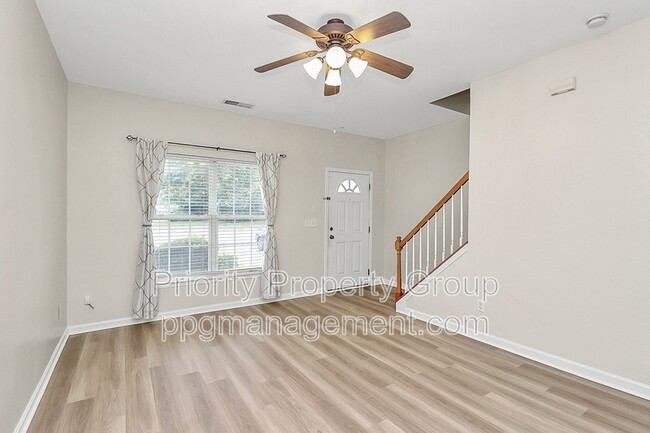 Building Photo - 3055 Golden Dale Ln