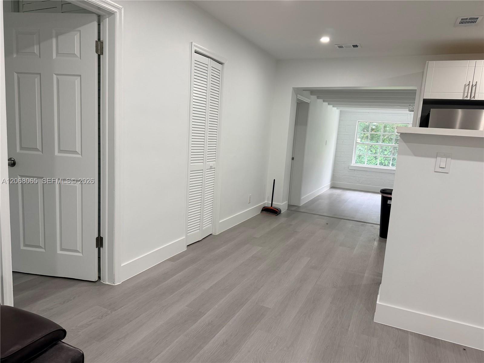 Building Photo - 650 SW 55th Ave