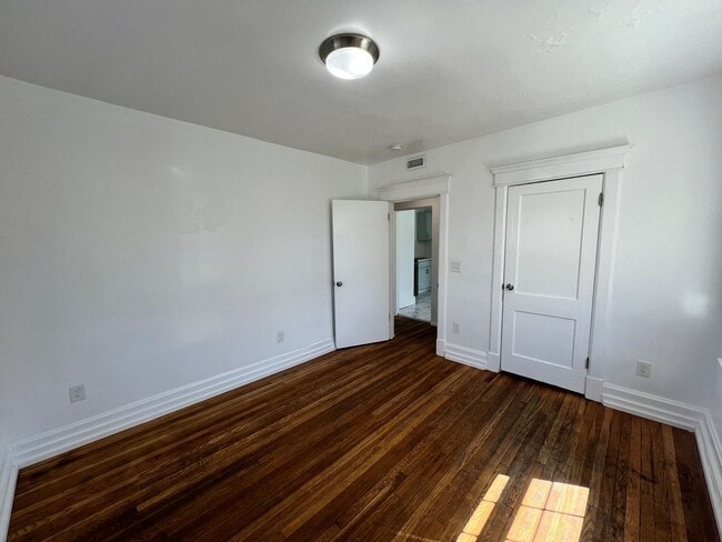 Building Photo - 611 Fremont Ave