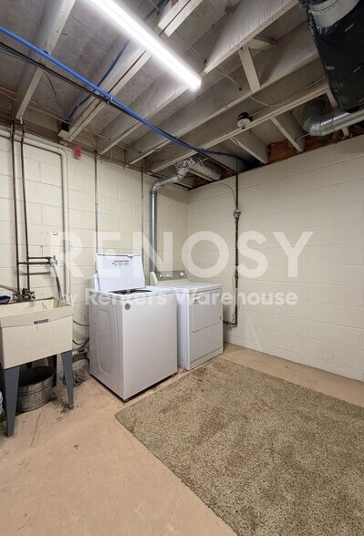 Building Photo - 12787 Germane Ave