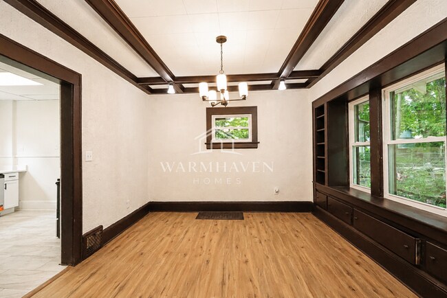 Building Photo - 1007 Delia Ave