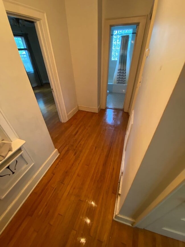 Building Photo - 2615 Cooper Ave