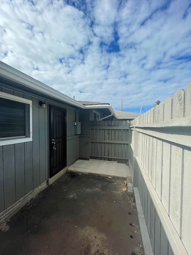 Building Photo - T1182ach