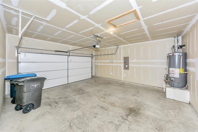 Building Photo - 2600 Starwater Dr