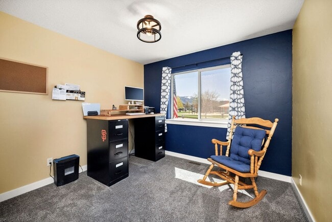 Building Photo - 607 E 420 S