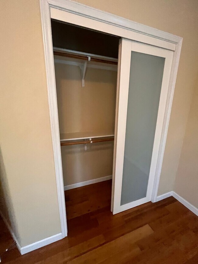 Building Photo - 7bed/6.5bath + 3 car garage and carport