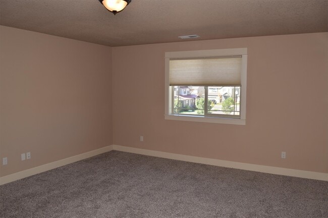 Building Photo - 14632 Catalpa Way