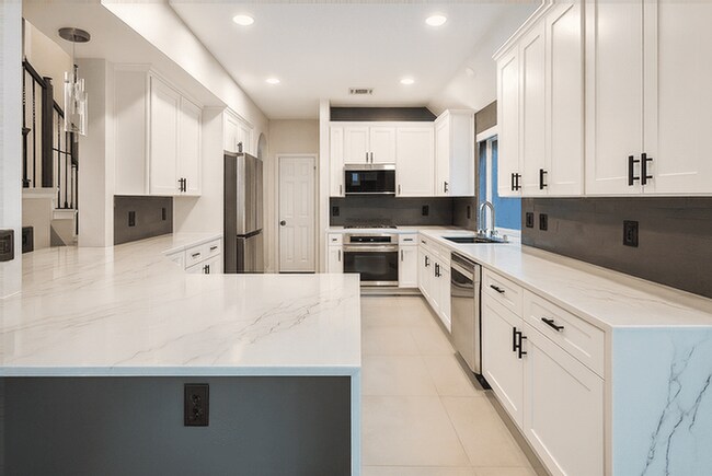 Building Photo - 15427 Bay Tree Landing