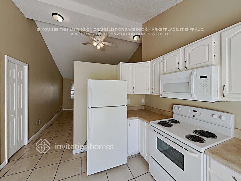 Building Photo - 10206 Vista Cove Ct