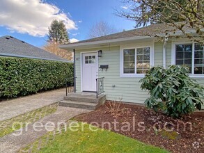 Building Photo - Beautifully Remodeled 2BD/1BA Duplex in Ol...