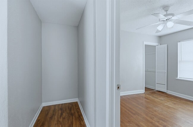 Building Photo - 1228 5th Ave N