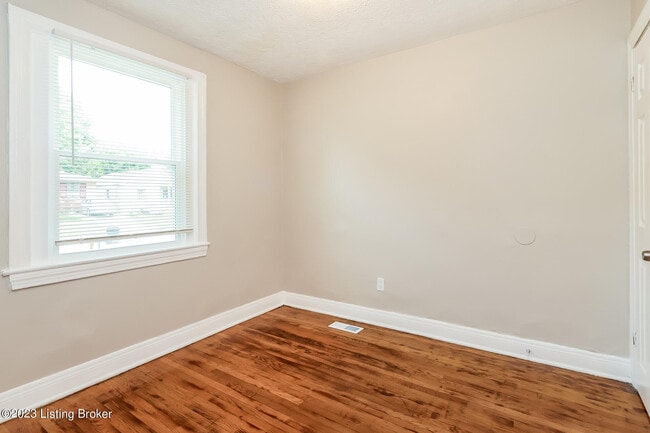 Building Photo - 415 N 42nd St