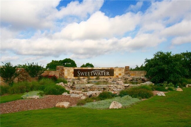 Building Photo - 18505 McKay Cove