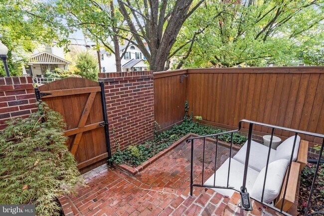 Building Photo - 1944 N Cleveland St