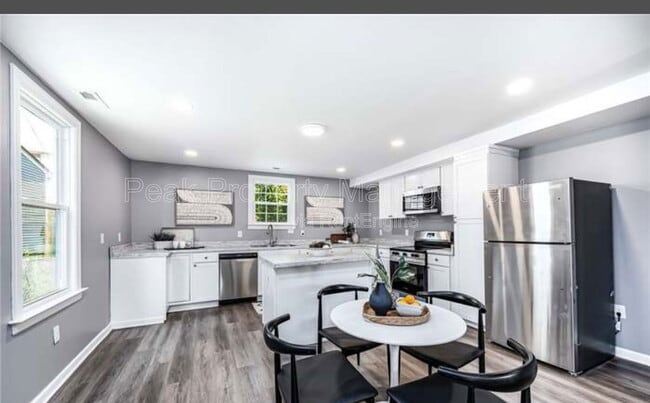 Building Photo - 1413 Decatur St