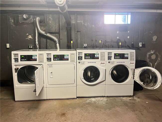 Building Photo - 70 Carroll Ave