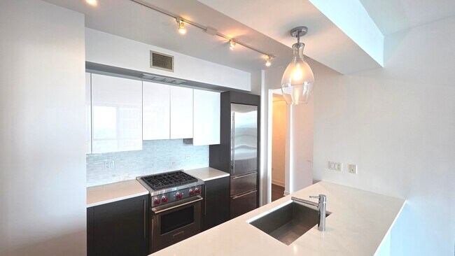 Building Photo - 1201 S Prairie Ave