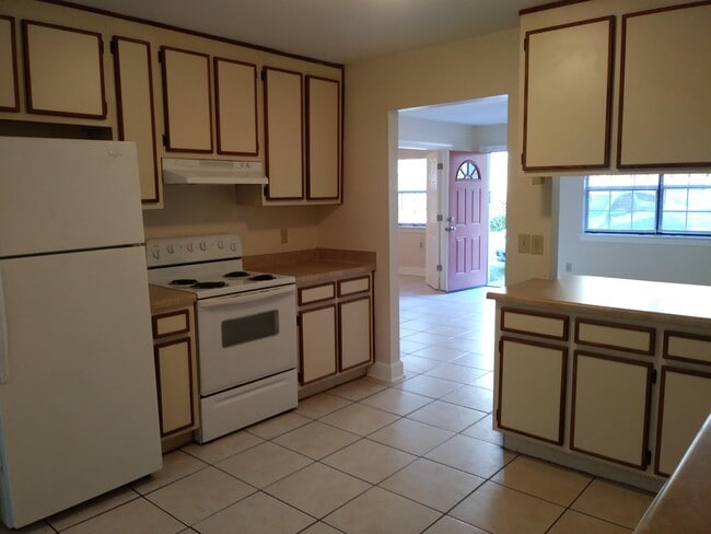 Building Photo - 1000 N Duval St