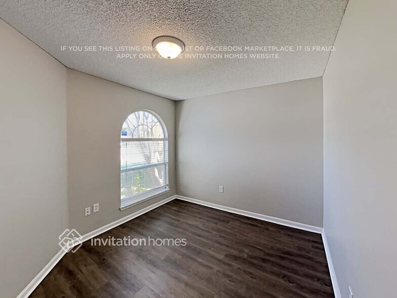 Building Photo - 2750 Lantana Lakes Dr W