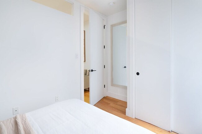 Building Photo - 411 E 68th St