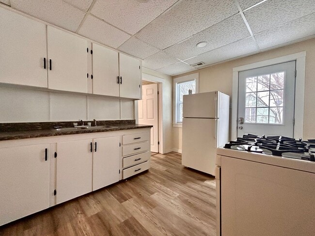 Building Photo - 1123 Pine St